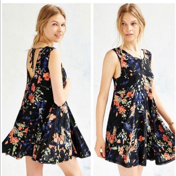 Urban Outfitters Dresses & Skirts - Ecote Floral Clary Godet Trapeze Skater Dress Black Floral